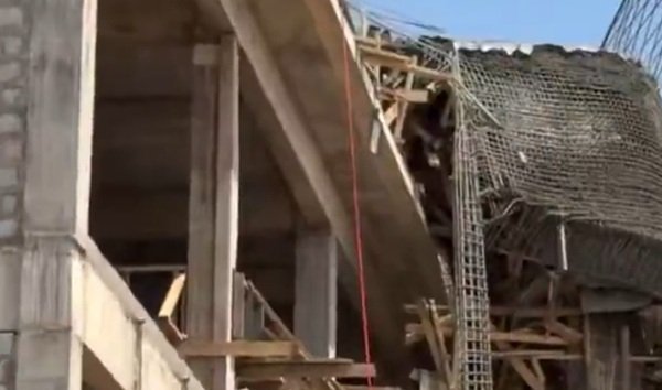 BREAKING: Fear grips Klagon residents as church building collapses on workers BREAKING: Fear grips Klagon residents as church building collapses on workers