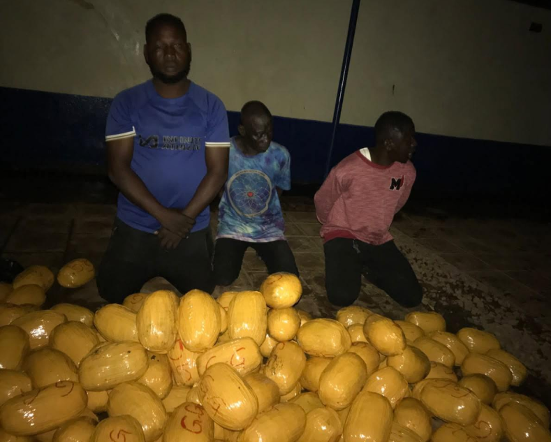 Police Reject GH¢50k Bribe, Arrest 4 Paddies With 142 slabs of ‘Wee’ Police Reject GH¢50k Bribe, Arrest 4 Paddies With 142 slabs of ‘Wee’